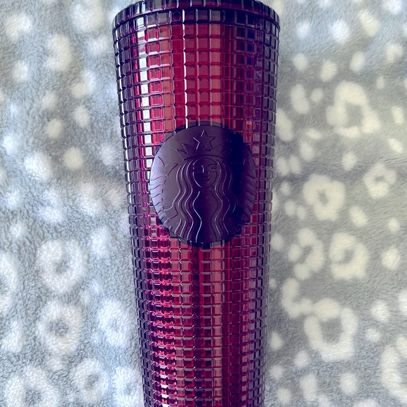 NEW Starbucks Christmas 2022 Cranberry square textured Venti Cup with Straw - Picture 1 of 3